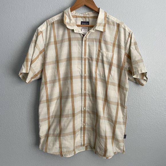 Patagonia Other - Patagonia Men's XL Brown Tan Plaid Short Sleeve Button Up Polyester Cotton